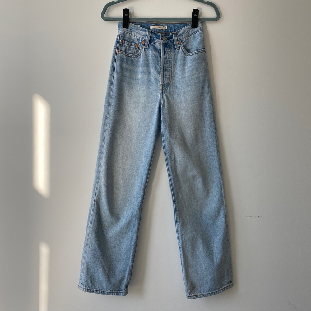 Levi’s Ribcage Straight Jeans Size 24